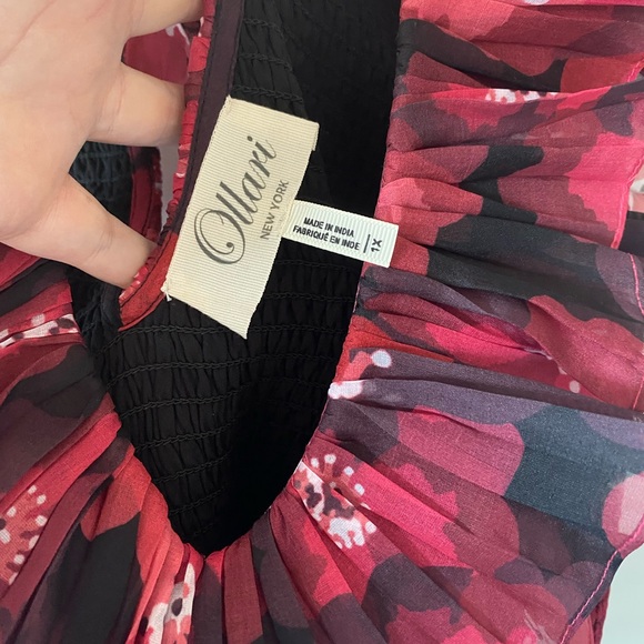 NWOT Red and Black Ruffled Cropped Blouse - Picture 2 of 4